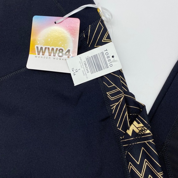 Torrid Women's Wonder Woman Crop Active Legging Size 1X - Picture 9 of 10